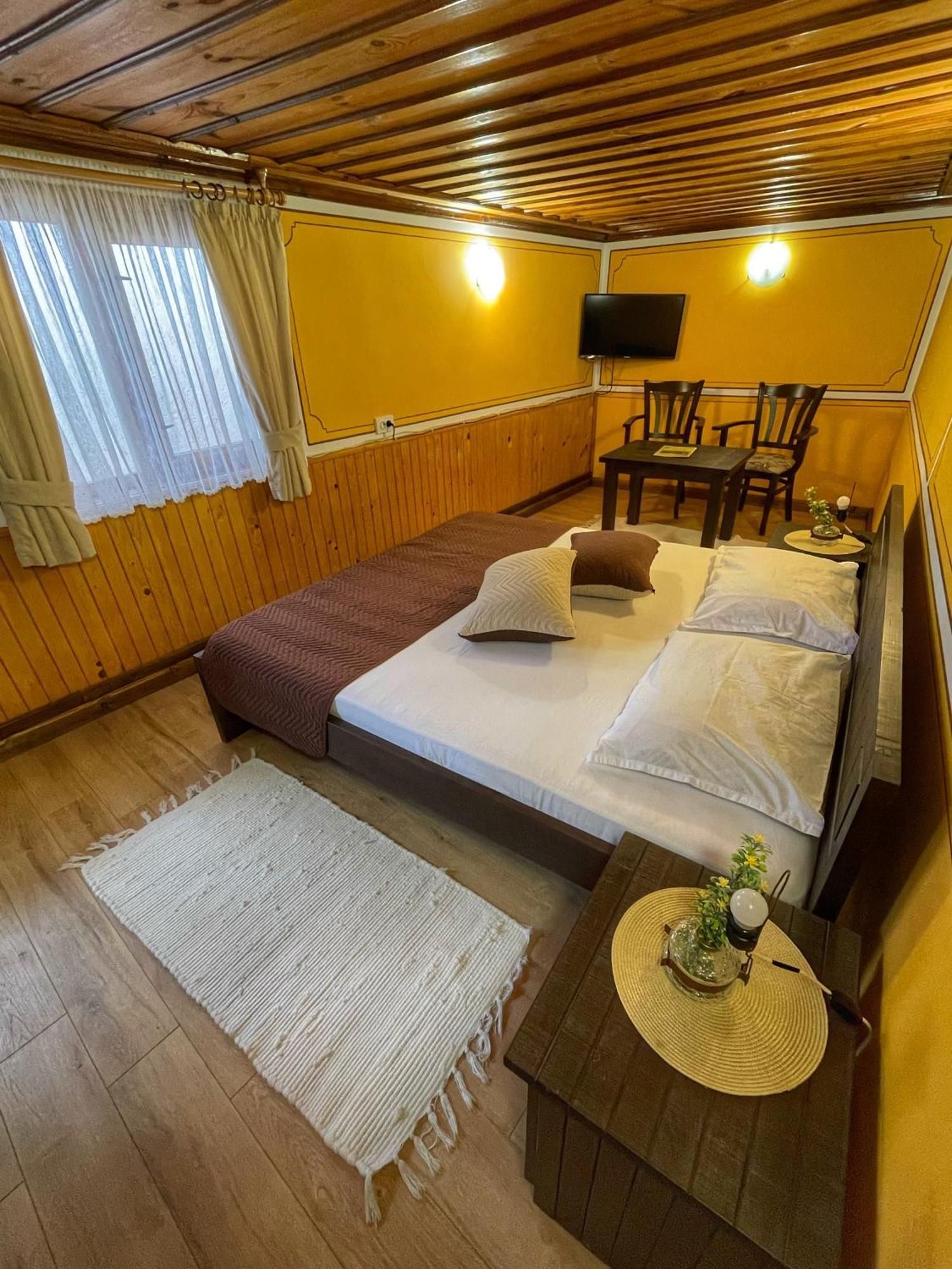 Guest Rooms Colorit Koprivstica Kültér fotó