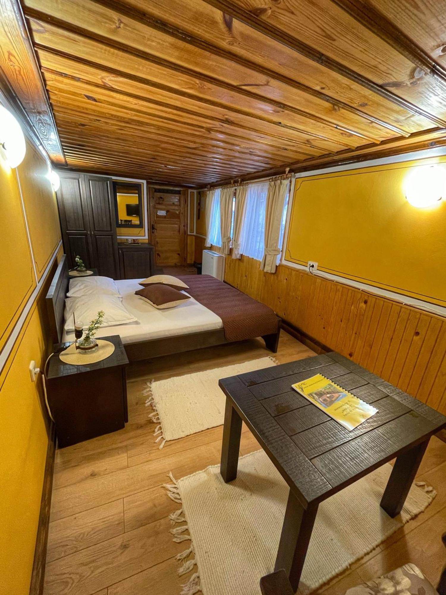 Guest Rooms Colorit Koprivstica Kültér fotó