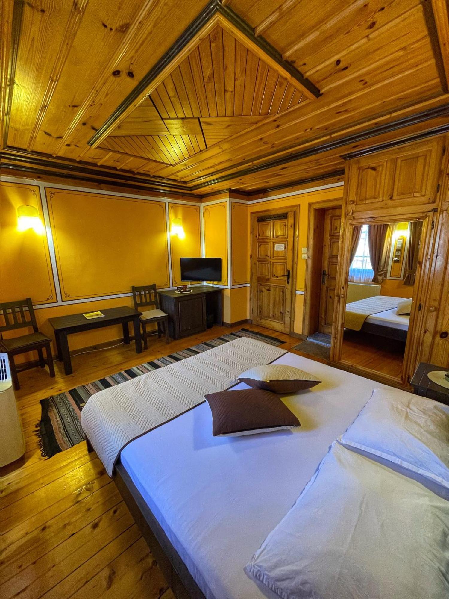 Guest Rooms Colorit Koprivstica Kültér fotó